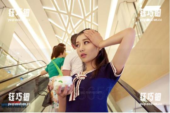 沙滩女神又来了！爱丝最新图集更新，准备好晕倒没？