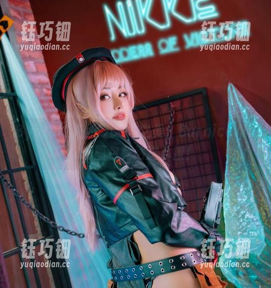 Byoru Byoru的绝区零COS之美:BurniceWhite图包竟然这么撩!