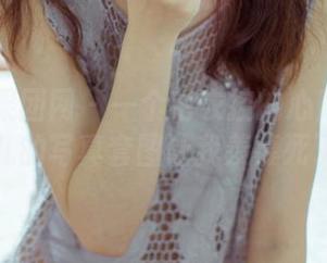 GIRLT果团网 – 一个毛衣控的心声:松果儿的写真套图让我羡慕死了