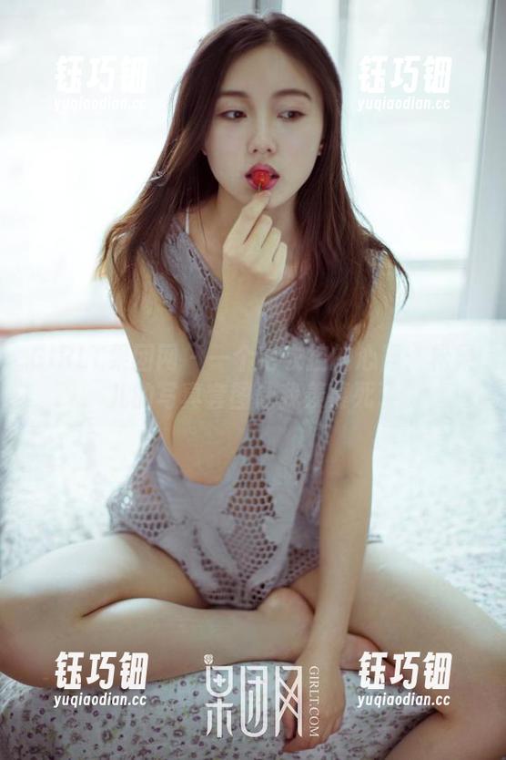 GIRLT果团网 - 一个毛衣控的心声：松果儿的写真套图让我羡慕死了