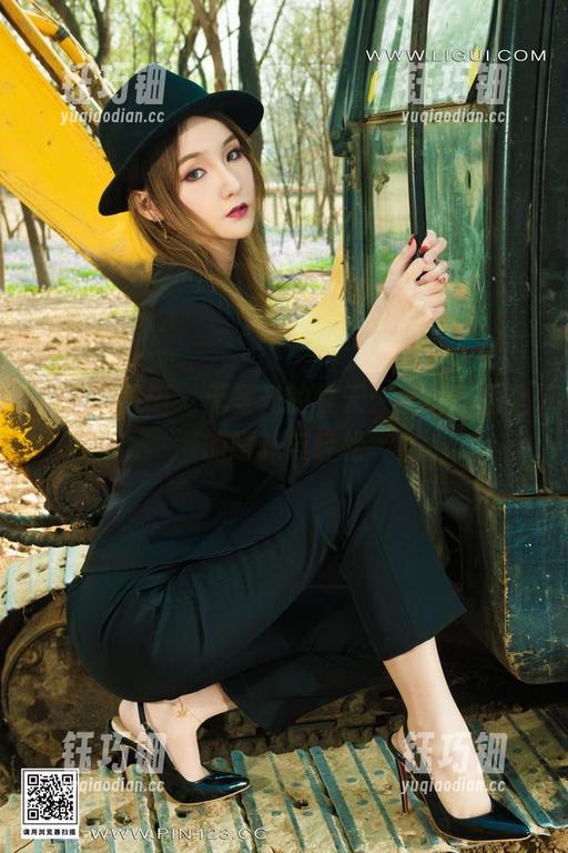 Ligui丽柜-李仁 Ligui丽柜 - 无圣光的夏天:李仁作品里的暧昧与轻松