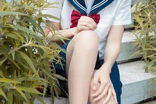 MSLASS梦丝女神 – 看幻琪琪的萝莉小JK写真,免费的快乐,不怕长胖!