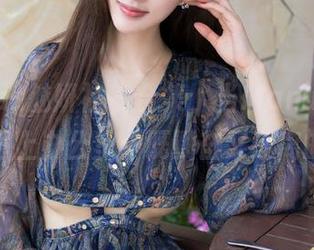 MiStar魅妍社 – 合集|当Manuela玛鲁娜遇上办公室:既勤奋又迷离的瞬间