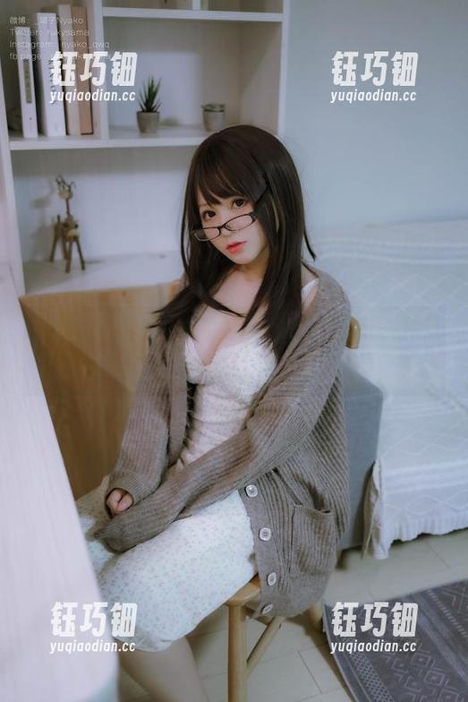 Nyako喵子 Nyako喵子秘书的绝美作品,总有一种让人想靠近的魅力。