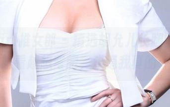 TuiGirl推女郎 – 精选胡允儿长腿图包,越看越想弯腰,难道我真的…