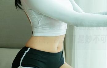 UGirls尤果网 – 它是王尔琳的连衣裙,带着无圣光的神秘感,图片真是妙不可言!