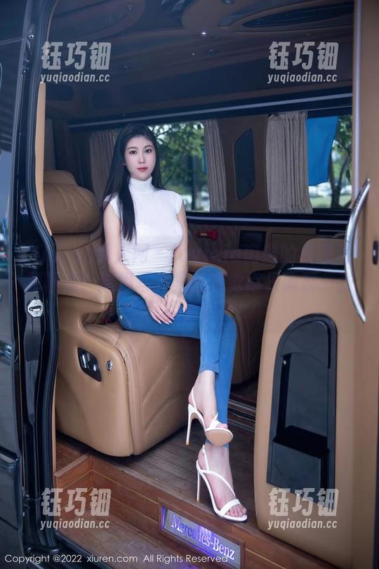 Xiuren秀人网-lavinia肉肉 Xiuren秀人网 - lavinia肉肉的校园资源曝光:这组写真集让我觉得只需要一张票就能上课了!