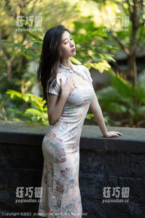 Xiuren秀人网-lingyu69 Xiuren秀人网 - 私房中的Lingyu白裙图片,恍若春天的风拂面而来,温柔得不行