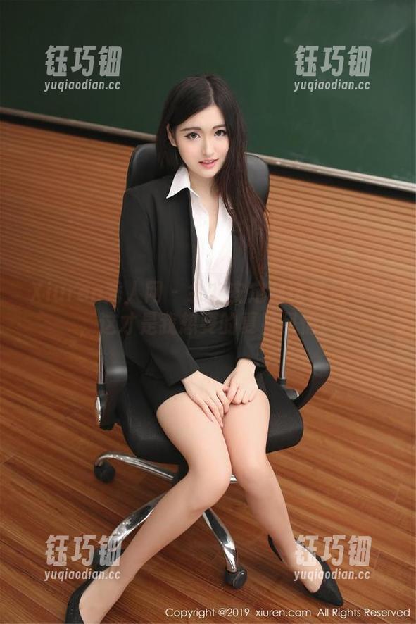 Xiuren秀人网-余安安 Xiuren秀人网 - 余安安定制比基尼写真,这才是我想要的夏日风情!