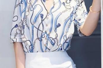 Xiuren秀人网 – 小芭乐的最新写真:女孩们,放下手里的零食,准备好心动了没?