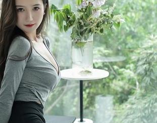 Xiuren秀人网 – 学姐张美荧:到底在拍什么写真?分享给你惊喜!