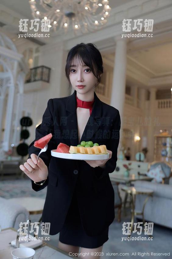 Xiuren秀人网-曦宝儿 Xiuren秀人网 - 在线写真:曦宝儿的礼服,让我想起小时候的运动会!