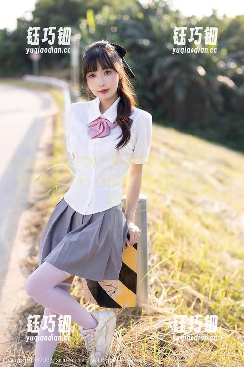 Xiuren秀人网-李梓熙 Xiuren秀人网 - 李梓熙的和服写真:在轻柔的布料间,她的眼神暗藏了怎样的温柔呢?