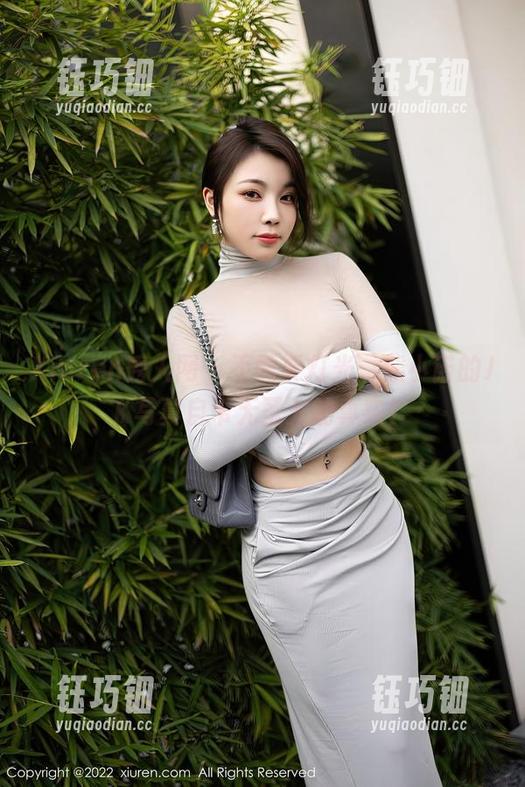Xiuren秀人网-熊小诺 Xiuren秀人网 - 不需要灯光,熊小诺的JK写真自带无圣光的真实!