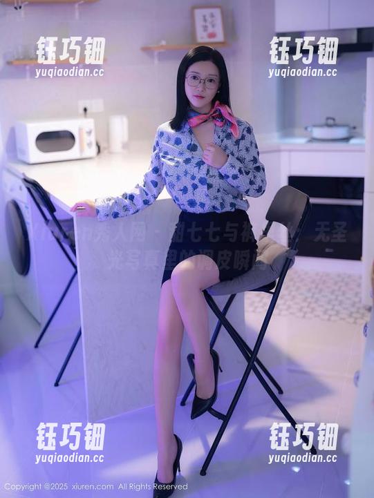 Xiuren秀人网-甜七七 Xiuren秀人网 - 甜七七与裤里丝:无圣光写真里的调皮瞬间
