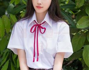 Xiuren秀人网 – 软软爱吃肉的居家日常,偶尔羞涩,偶尔大胆——原图等你来细品!