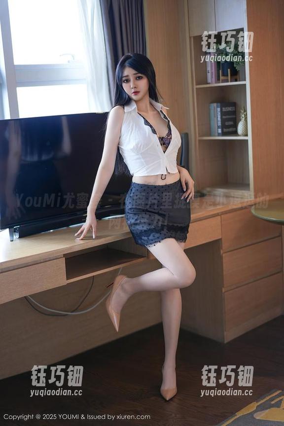 YouMi尤蜜荟-是小逗逗 YouMi尤蜜荟 - 在图片里捉摸是小逗逗的网袜魔力!