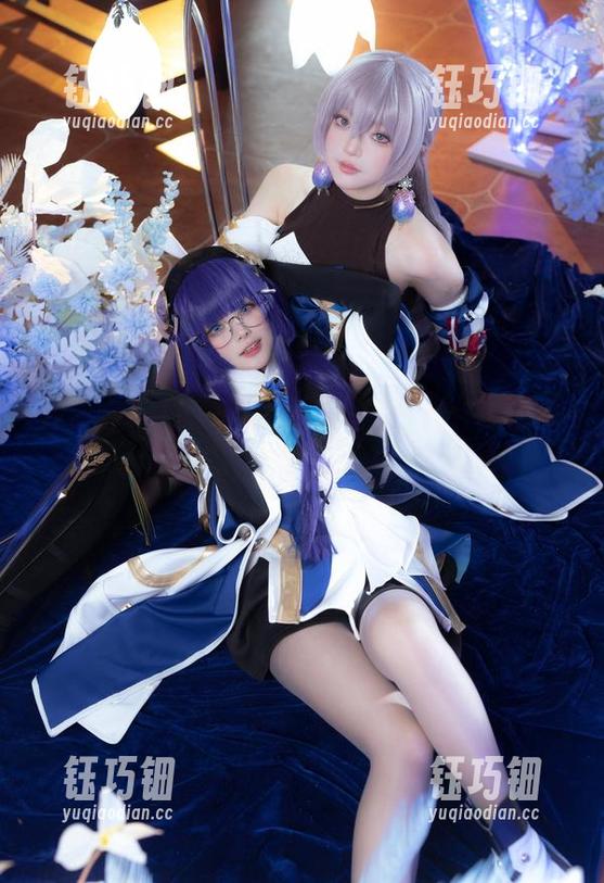 w百合欧皇子w w百合欧皇子w的切利尼娜合集:拍照不只是摆Pose,还有很多...额,意外哦!