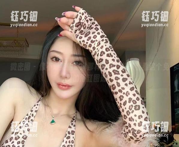 不爱笑的赛琳 微密圈 - 像不爱笑的赛琳那样泡澡:快来看看这个免费的浴缸图册!