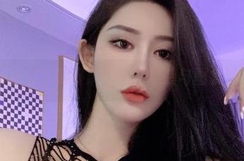 微密圈 – 不爱笑的赛琳,定制套装与图集的完美邂逅