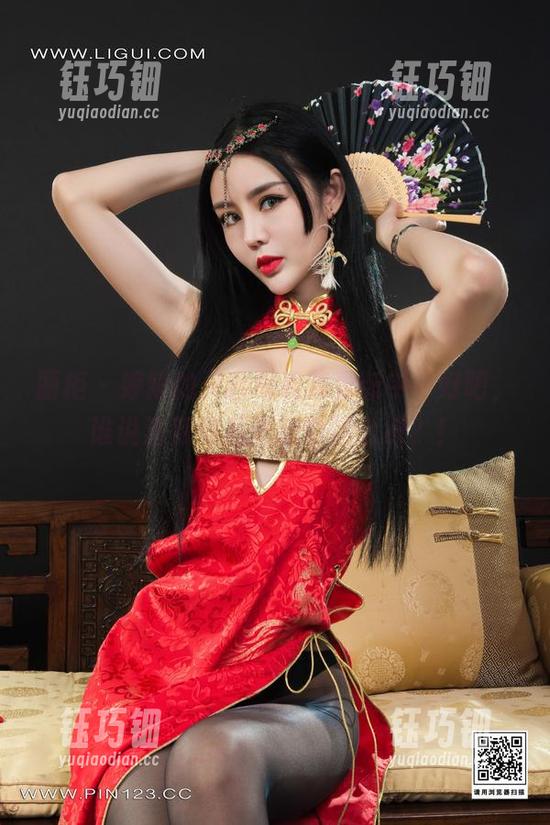 丽柜 - 婷婷的天台写真集更新中…好吧，谁说清新的风光就要这么撩？！