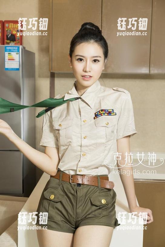 克拉女神-凌雪 克拉女神 - 凌雪的礼服私房图集:这身材的曲线,是自信还是单纯的炫耀?