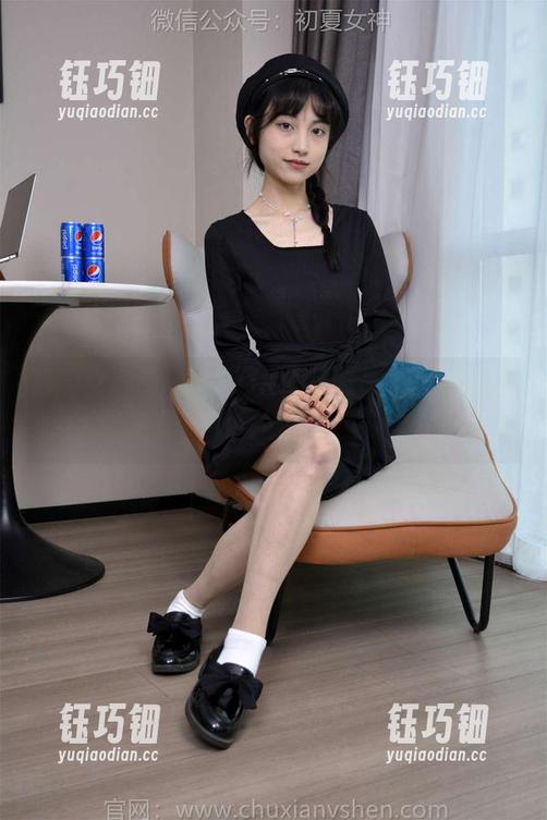 初夏女神-依依 初夏女神 - 依依的JK清风合集又有新温柔更新,简直要被迷住了!