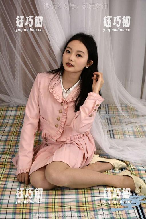 初夏女神-柒柒 初夏女神 - 柒柒的最美新娘作品集——准备好被她的魅力迷倒了吗?下载不迟哦!