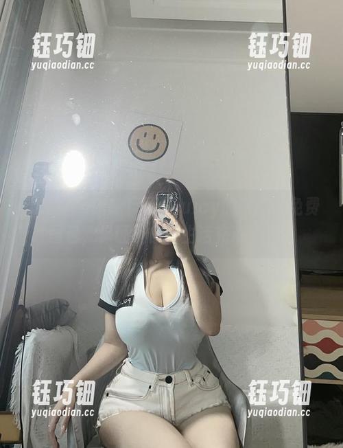 微密圈 - 哈哈！可馨juicy的双马尾免费图包，保证让你的生活充满欢乐！