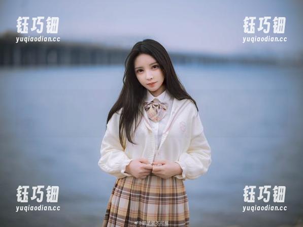 妍子坚不可摧 妍子坚不可摧女王最新作品集,仿佛把光影都请到了她的前面!