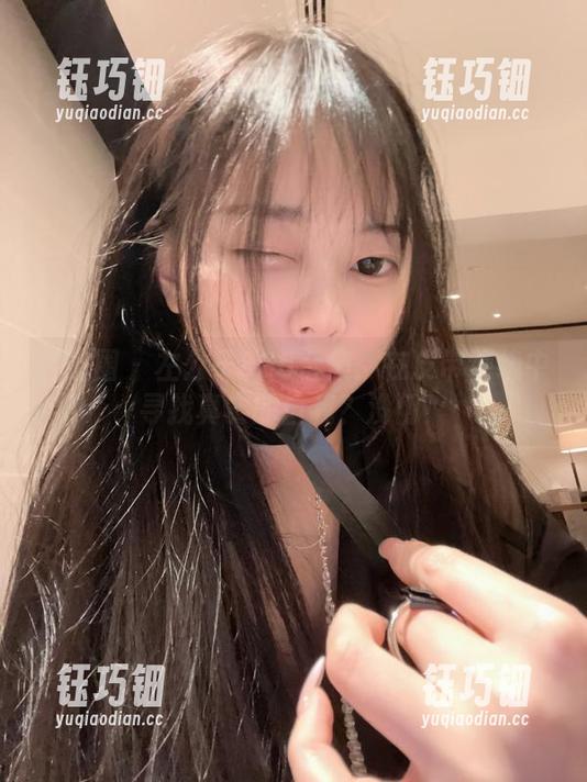 微密圈 - 左公子666合集：在皮带缠绕中寻找真实的自我？没门！
