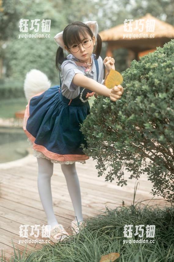 幼水铃衣 见证奇迹的瞬间,幼水铃衣午间更衣室里,资源丰富到无可挑剔的图片!