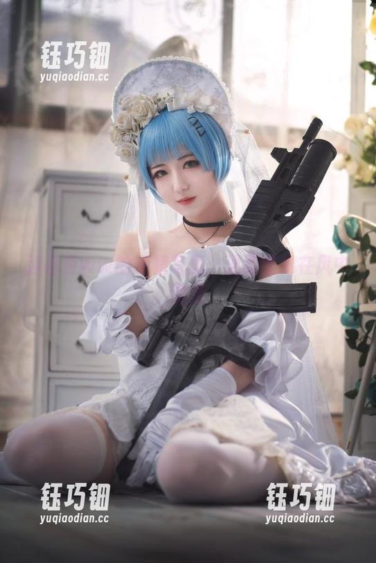 弥音音ww 弥音音ww的短裙写真:温柔缠绵在风中游走
