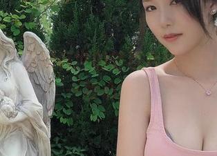 黑肚兜？抖娘利世的壁纸合集，绝对让你一秒心动！