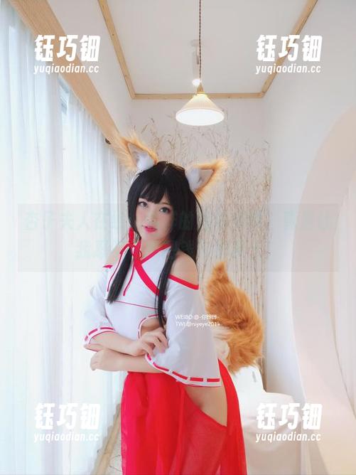 杏子夫人 杏子夫人在线:这样的赌场女郎,真是让我忍不住想把钱包都奉上!
