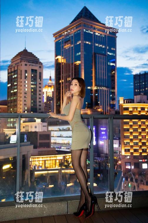 果儿Victoria 微密圈 - 果儿Victoria的黑丝新潮流,酒店套图更新啦!说实话,这样的画面有点意思…