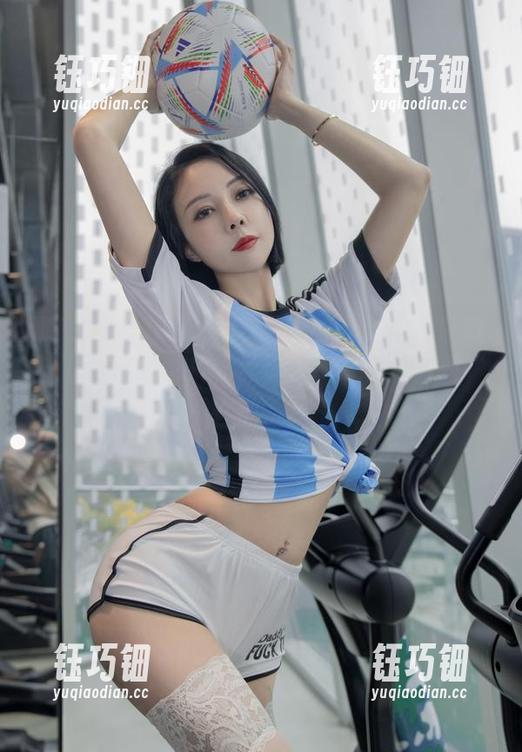 果儿Victoria 微密圈 - 果儿Victoria的黑丝套装来袭,下载这组图片,让你重新审视什么叫‘性感’!