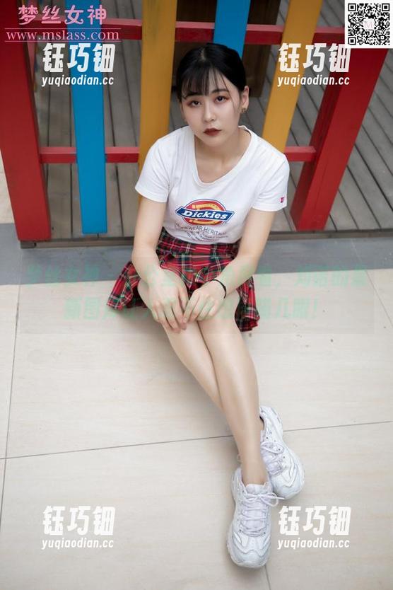 梦丝女神-刘诺 梦丝女神 - 办公室换个角度看,刘诺的最新图库让人忍不住想再瞄几眼!