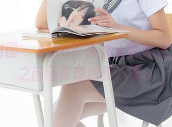森萝财团 – Aika带来的乳霜果足,下载之前还真想想要不要。