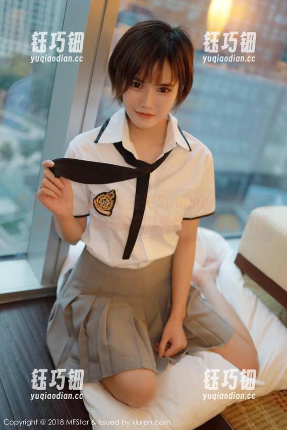 模范学院-夏笑笑Summer 模范学院 - 跟着夏笑笑Summer走进教室:发现学习的间隙竟藏着最美的写真瞬间