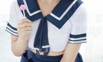 模范学院 – 李颖煊baby校服照：这图片让我忍不住想体验一下那种单纯的校园时光！