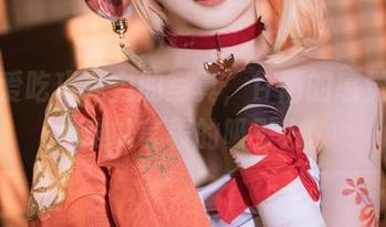 白莉爱吃巧克力的写真，甘雨的感觉：有种难以言表的吸引力。