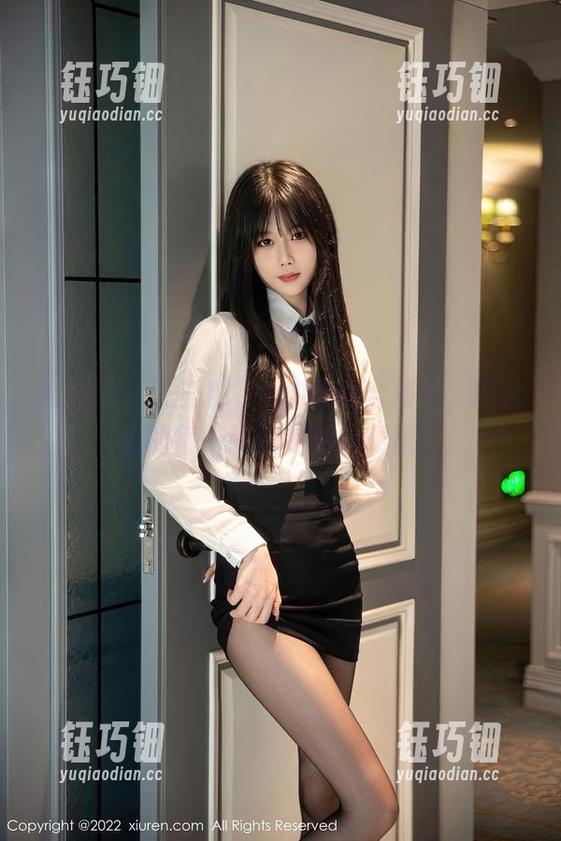 秀人网-双笙Alina 秀人网 - 双笙Alina的天使合集中,网盘里的每一张都是神仙颜值!