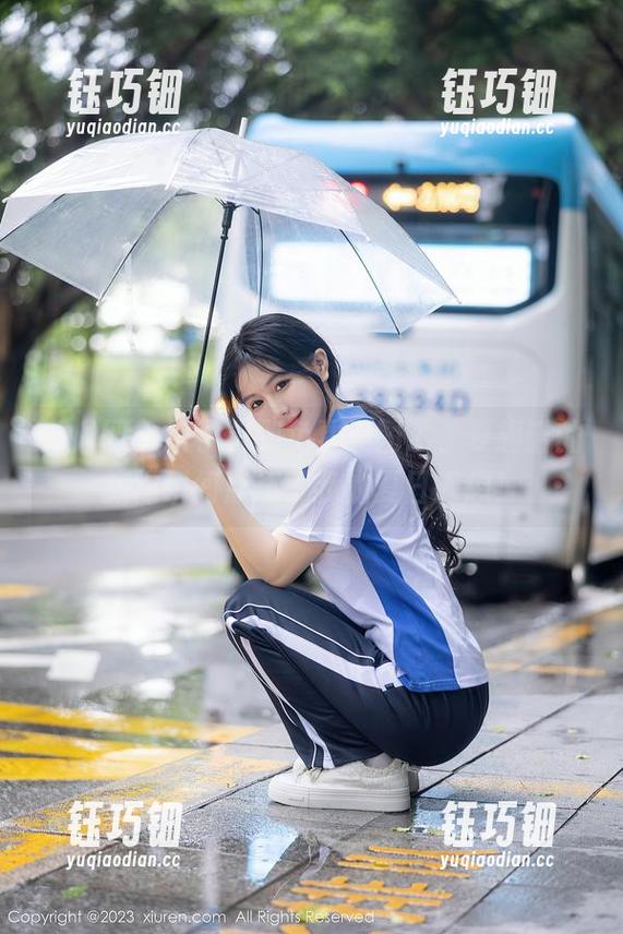 秀人网-夏旖诺 秀人网 - 终于等到免费美图了,夏旖诺的旗袍瞬间点燃了我的夏日遐想!