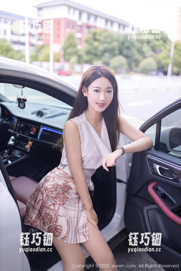 秀人网-徐莉芝Botty 秀人网 - 徐莉芝Botty护士写真,图包里的那一抹神秘光线