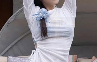 秀人网 – 在修女的裙摆下：李七喜作品集分享，细腻而又调皮的艺术之旅