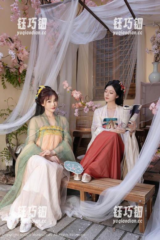 秀人网 - 无圣光的白洁Bessie，灰丝写真让人忍不住想多看几眼
