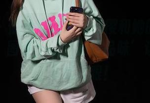 秀人网 – 你没见过的绯月樱和她的韵味高叉吊裙,图库里的‘独特品味’让人忍不住多看几眼!