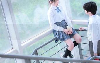 秋楚楚不秃头空姐写真：在空中自由飞翔，还能优雅着陆，你懂的！