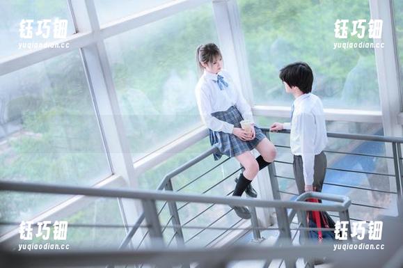 秋楚楚不秃头 秋楚楚不秃头空姐写真:在空中自由飞翔,还能优雅着陆,你懂的!